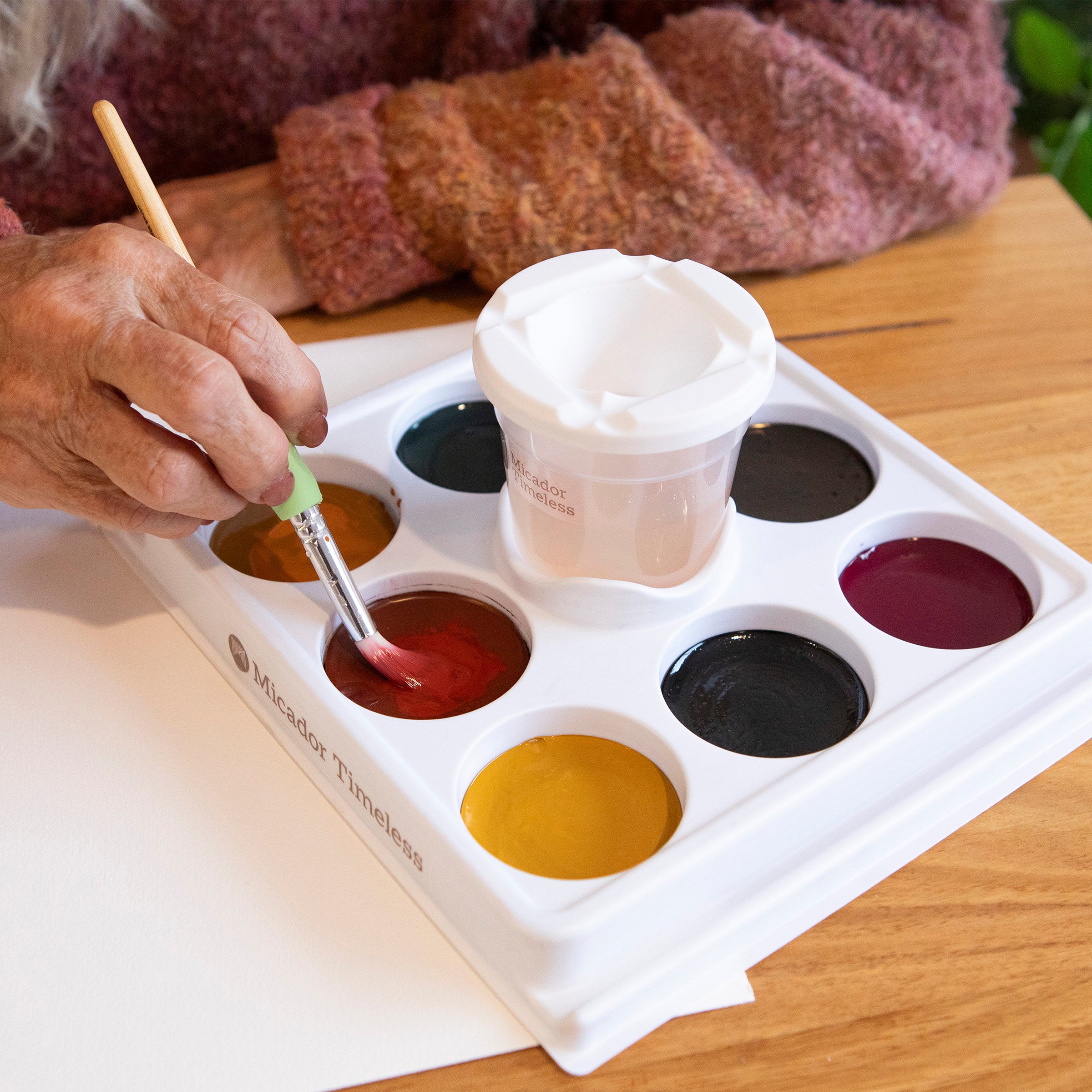 Easy Flow Watercolour Paint Station, Winter Selection, Disc 8, Micador Timeless